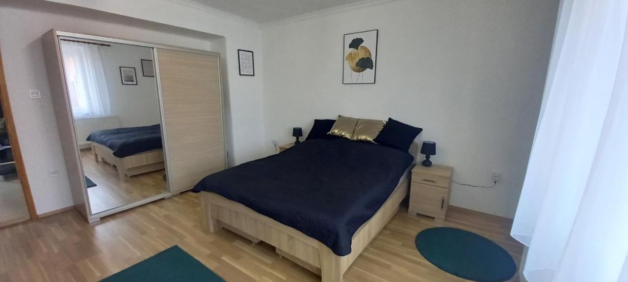Kinizsi Apartman Miskolc Eksteriør billede